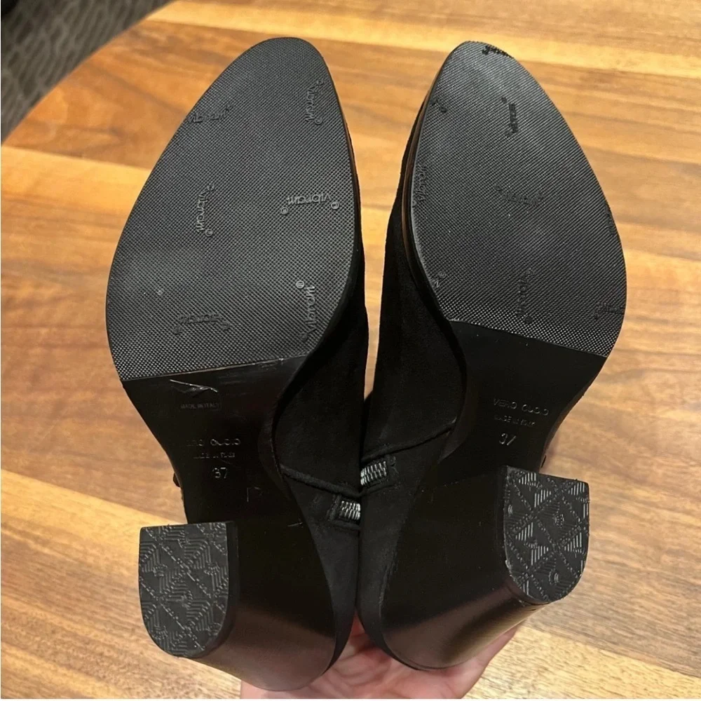 Barney’s NY Suede Ankle Boots 37